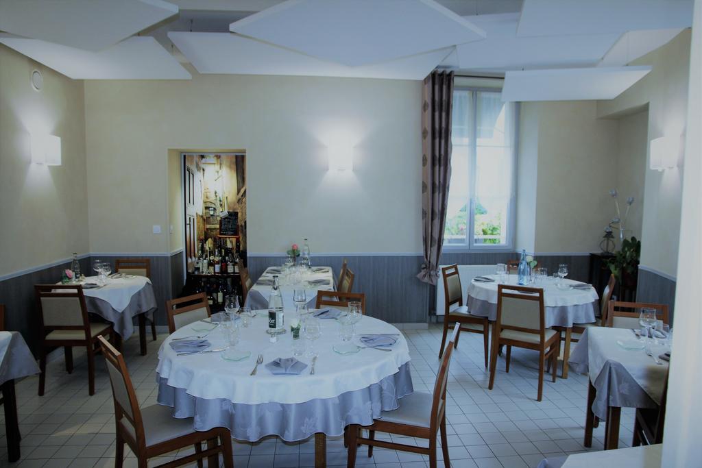 Auberge Du Cheval Blanc Beaumont-Pied-de-Boeuf  Exteriér fotografie