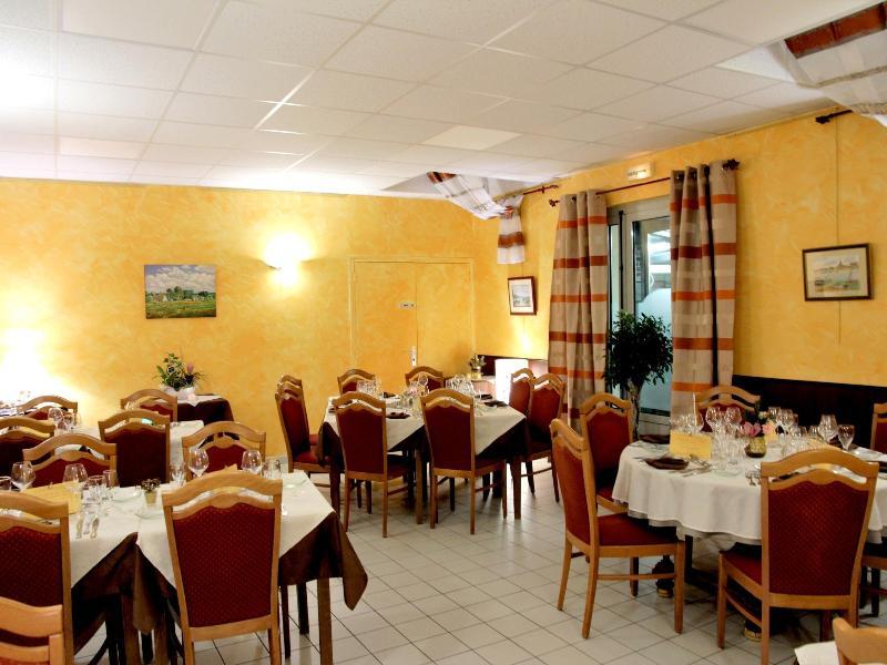 Auberge Du Cheval Blanc Beaumont-Pied-de-Boeuf  Exteriér fotografie