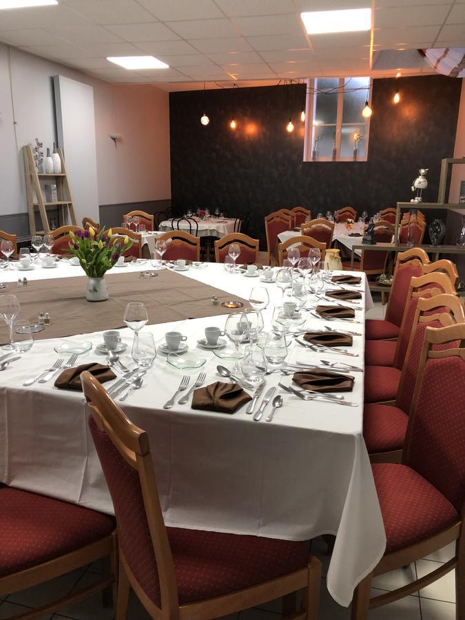Auberge Du Cheval Blanc Beaumont-Pied-de-Boeuf  Exteriér fotografie
