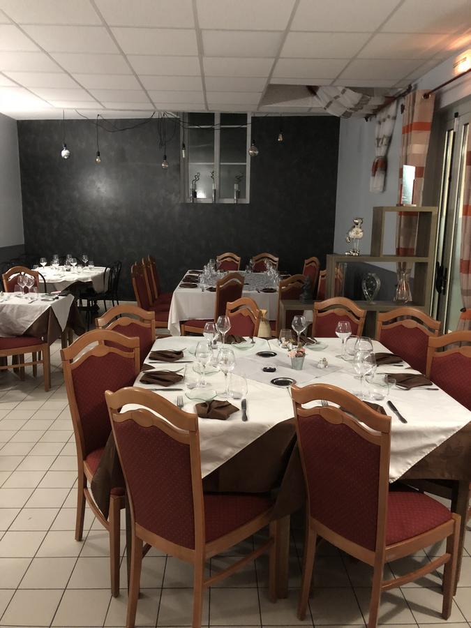Auberge Du Cheval Blanc Beaumont-Pied-de-Boeuf  Exteriér fotografie