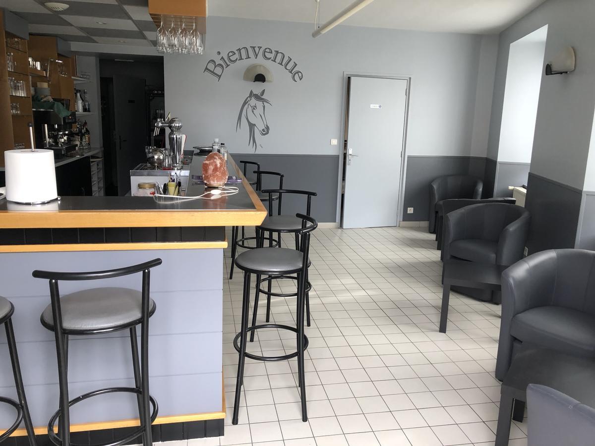 Auberge Du Cheval Blanc Beaumont-Pied-de-Boeuf  Exteriér fotografie
